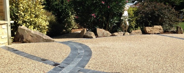 Béton Désactivé avec pierre naturelle grise à Chaillé les Marais (85)