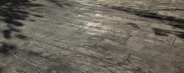 Béton matricé imitation bois gris foncé à Chasnais (85)