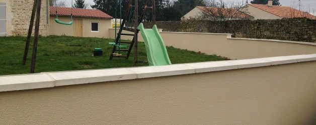 Mur de cloture à Corpe