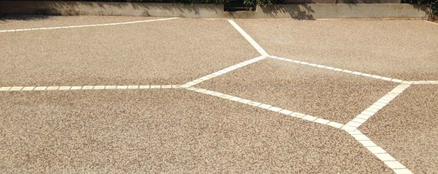 Cour en béton désactivé à Luçon